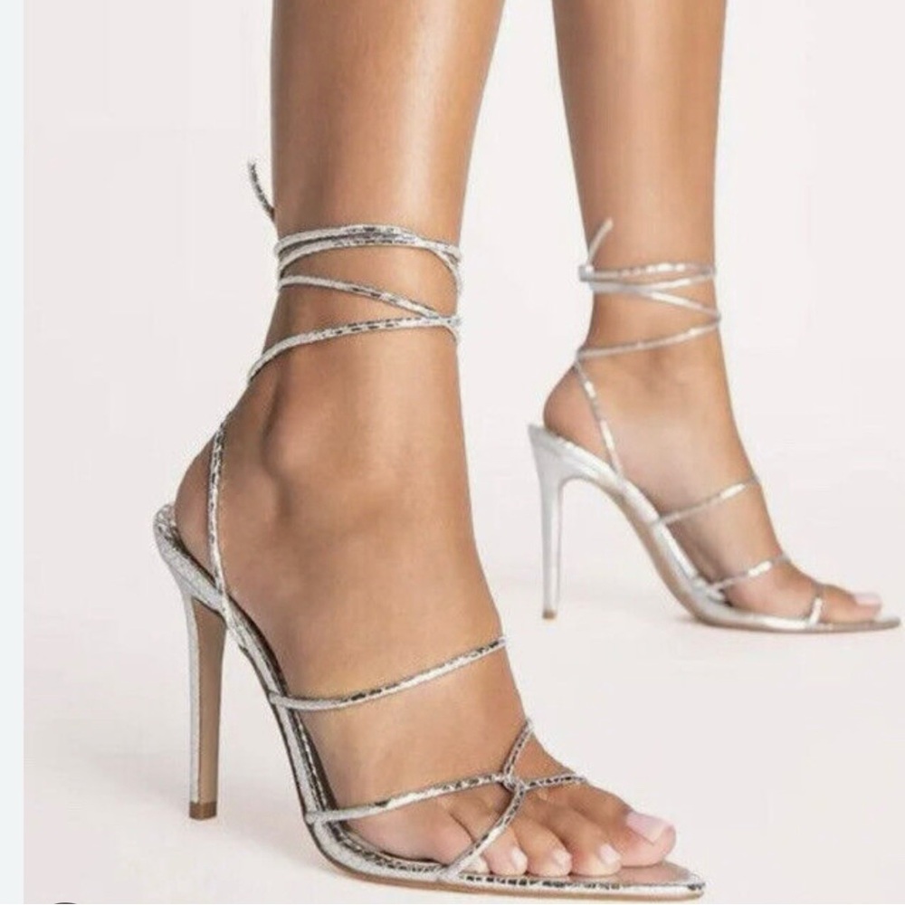 BILLINI NIB Perouze Silver Heels SIZE 10